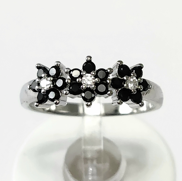 Silver black onyx flower Ring - Picture 7 of 12